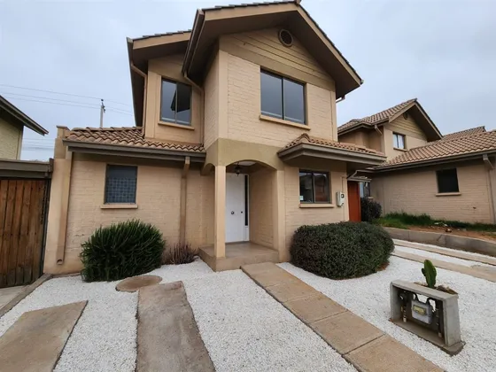 Arriendo Casa En Condominio Guillermo Ulriksen La Serena