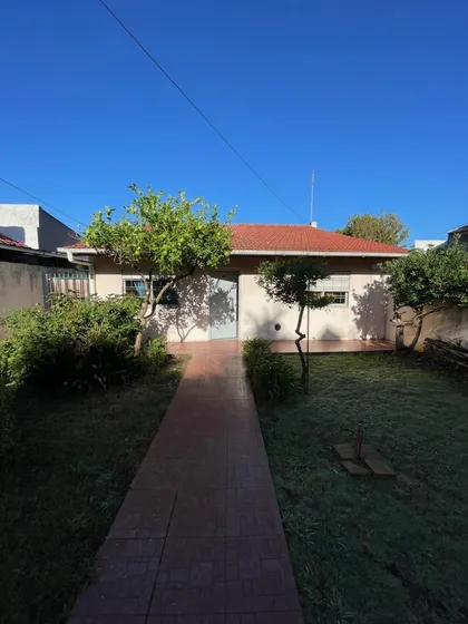 Casa De 3 Ambientes En Temperley