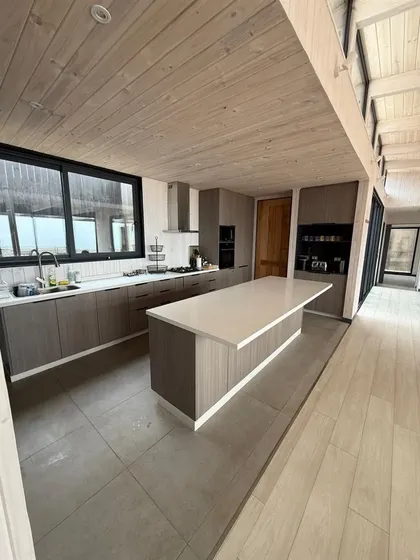 Casa En Venta De 6 Dorm. En Canela