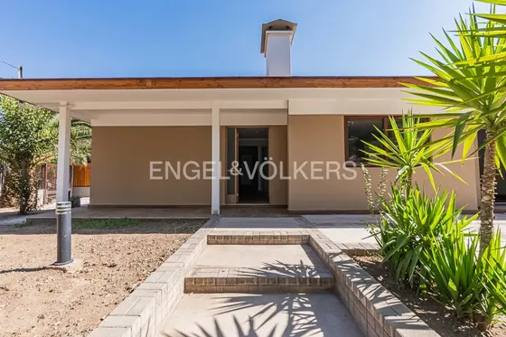Casa Remodelada En Excelente Ubicación
