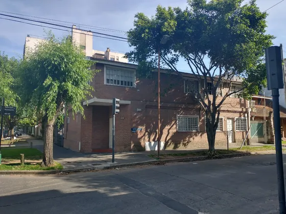Departamento 3 Ambientes, Excelente Estado Y Ubicacion