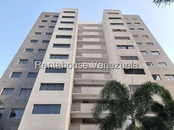 & Rafael Gamarra Ofrece En Alquiler, Este Hermoso Moderno Apartamento En Barquisimeto, Zona Centro Este, En Impecables Condiciones! Concepto Abierto, 26 21974.