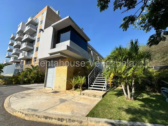 Sorangel Vargas Vende Bello Apartamento Remodelado Con Piscina, Piso Medio, Excelente Ubicacion Colinas Del Viento Zona Este Barquisimeto Mls #25-20690
