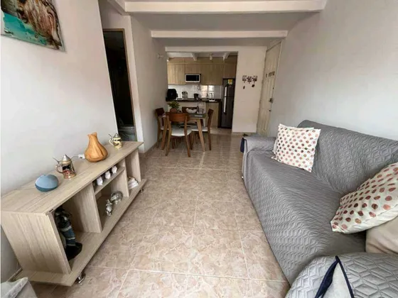 Venta De Apartamento  En Los Colores, Medellín