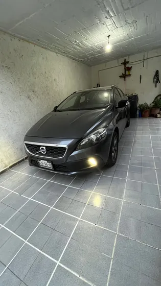 Volvo V40 1.6 Evolution Cross Country