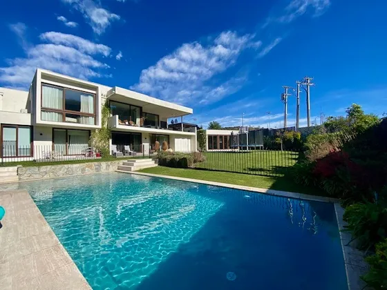 En Condominio, Norte, Amplio Jardín, Gym Y Estupendo Quincho