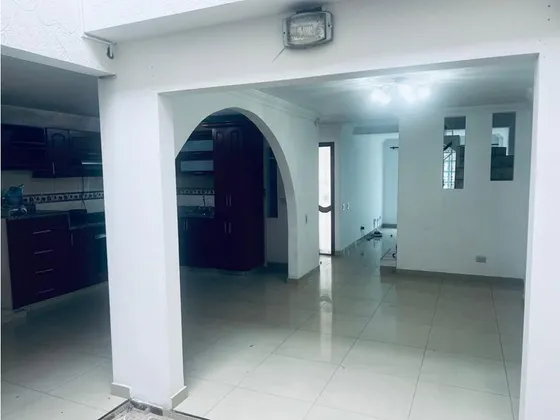 Venta Casa Unifamiliar En Ciudad 2000 De 346mt2, Sur De Cali 8380.