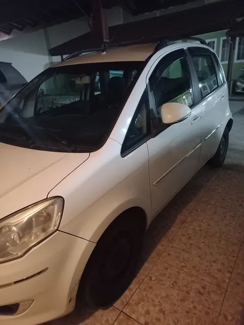 Fiat Idea 1.6 16v Essence Flex 5p