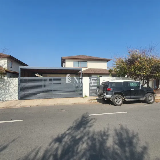Casa En Arriendo De 4 Dorm. En Machalí