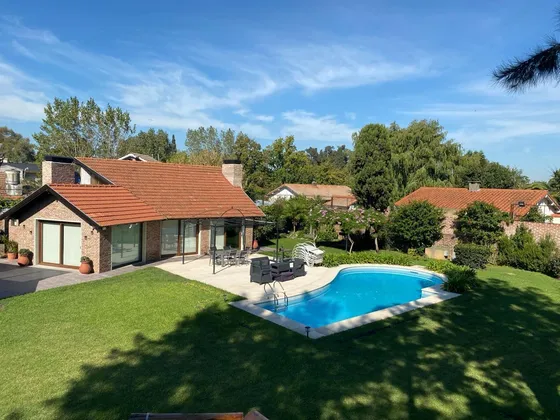 Venta - Chalet En Rebizo Al 400, Monte Grande