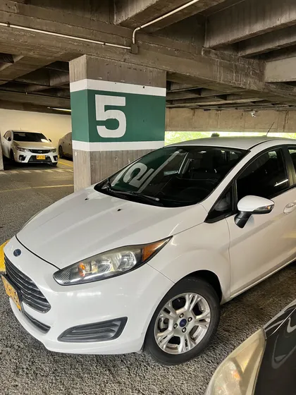 Ford Fiesta 1.6 Sportback Se Mecánica