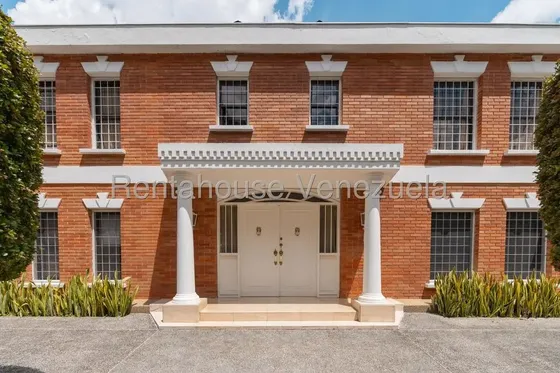 Se Vende Bella Casa En Los Naranjos Del Cafetal Mls 26-4773