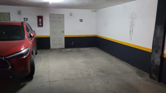 Cochera Nueva Cordoba Buen Ingreso Amplia