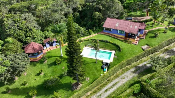 Casa Campestre Rodeada De Naturaleza, Muy Bien Ubicada, Espectacular Vista, Buen Vecindario, Agradable Clima, Cerca A Bogota, Excelentes Vias De Acceso