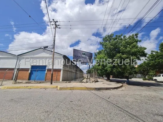 Galpon En Alquiler Barquisimeto, Gisselle Lobo Alquila Estupendo Galpon En La Zona Industrial Iii Con Luz Trifasica Excelente Ubicación Comunicate! 2 5 9 6 8 8                                         