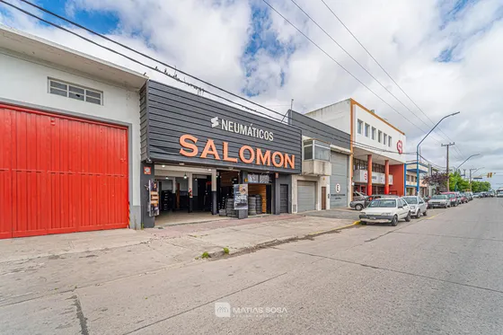 Venta - Dos Galpones -  El Gaucho