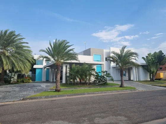 Venta De Moderna Casa En El Sector Las Villas-lecheria