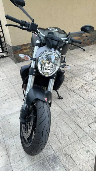 Moster 821