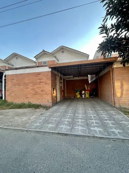 Se Vende Hermosa Casa Aislada En Consolidado Condominio