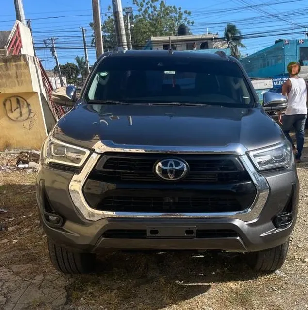 Toyota Hailux Srv Americana