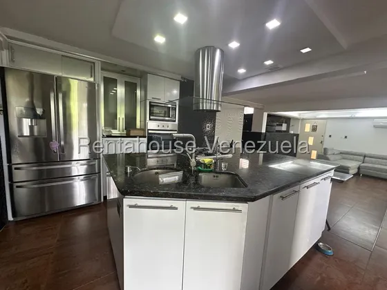 Venta De Hermoso Apartamento En Montalbán I  #25-23535