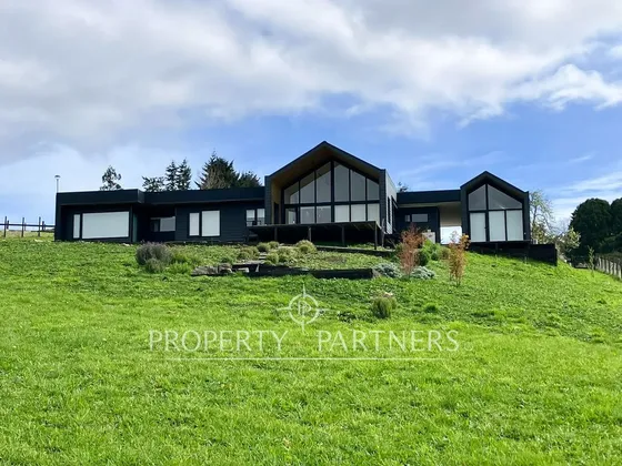 Increíble Casa En Arriendo Con Vista Al Lago Y Vol...