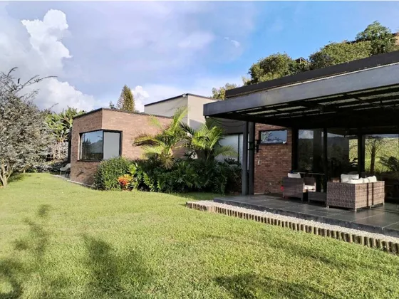 Finca En Venta Vía Guarne Aeropuerto, Veredada San José