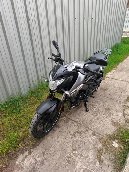 Rouser Ns200