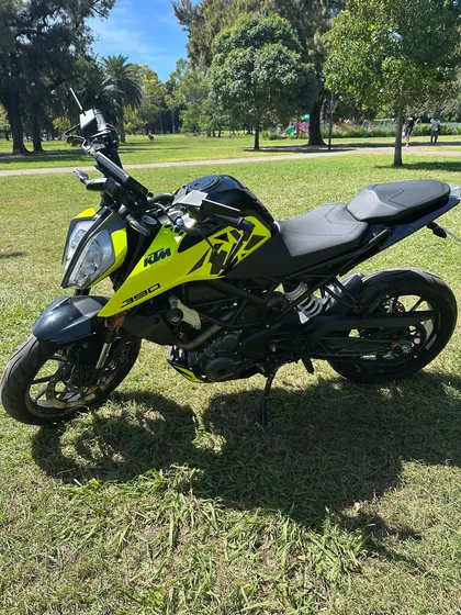 Duke 390