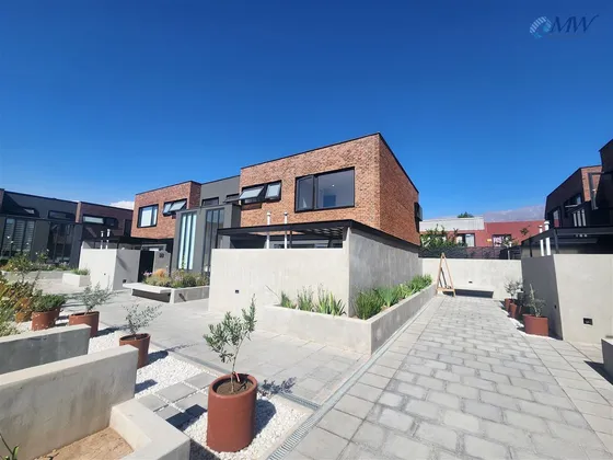 Casa En Venta De 4 D 3 B En Las Condes Sin Comisión 