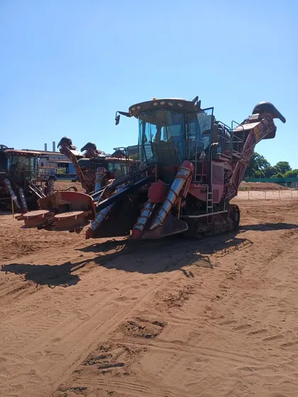 Colheitadeira Case Ih A8810