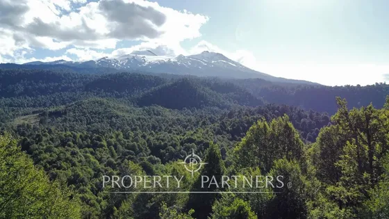 Terreno Con Vista Al Volcán Y Bosque En Reserva Bi...