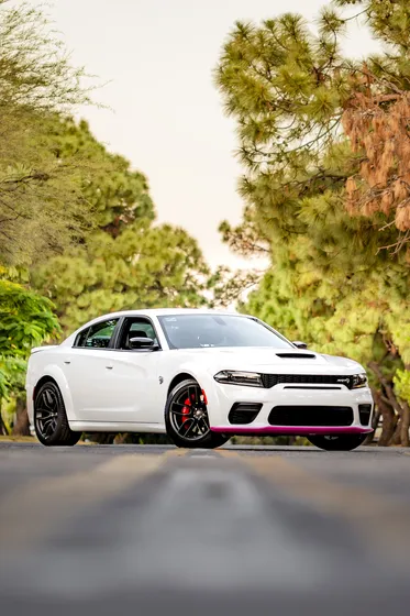 Dodge Charger 6.2 Srt-8 Mt