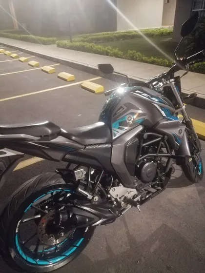 Yamaha Fz 2.0, Gris Azul