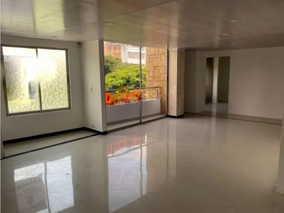 Oficina En Arriendo Av 80 Con La 33
