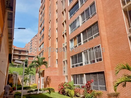 Venta Bello Apartamento En El Encantado. Mv2520172