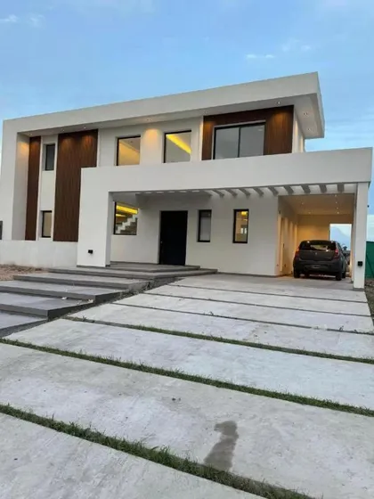 Casa En Venta - 3 Dormitorios 4 Baños - Canning