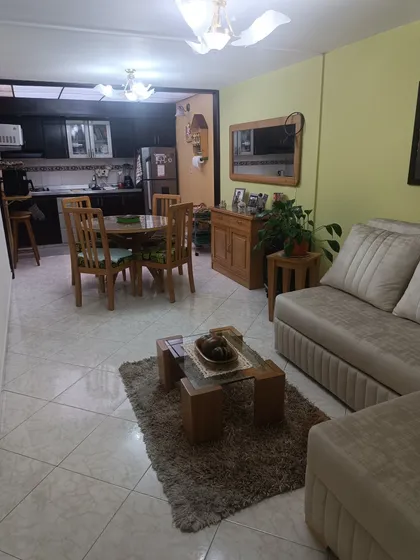 Hermosa Casa Barrio La Florida 