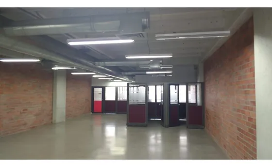 Arriendo Local En El Centro Empresarial Olaya Herrera, Medellín