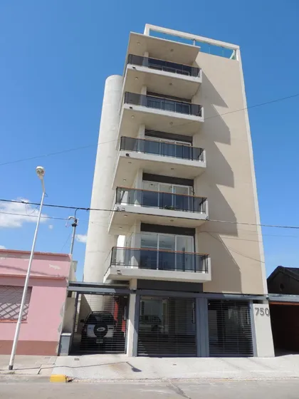 Departamento En Venta - 2 Dormitorios 2 Baños - 75mts2 - San Pedro