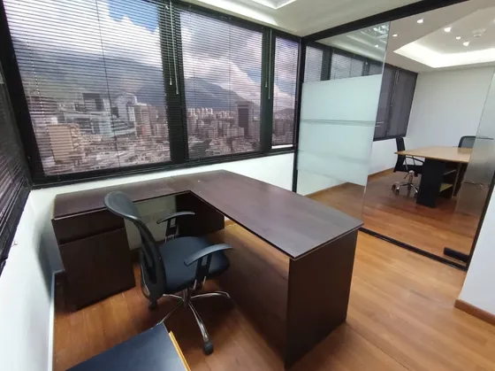 Oficina En Alquiler En Chacao, O En Venta En Chacao, 150 M2, Multicentro Empresarial Del Este.  Canon $1200 ; Venta $149.000