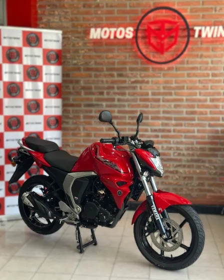 Yamaha Fz 16 Fi 2023 · 13.000 Km · Financiala