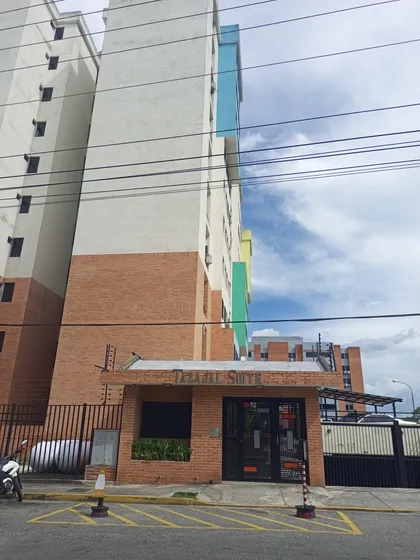 Apartamento En Alquiler Amoblado Res.tazajal Suites (mv)