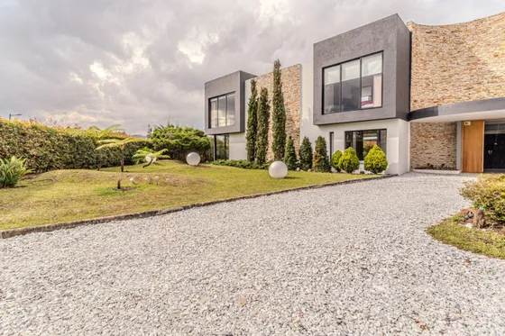 Casa En Venta En Llanogrande. Cod V14030