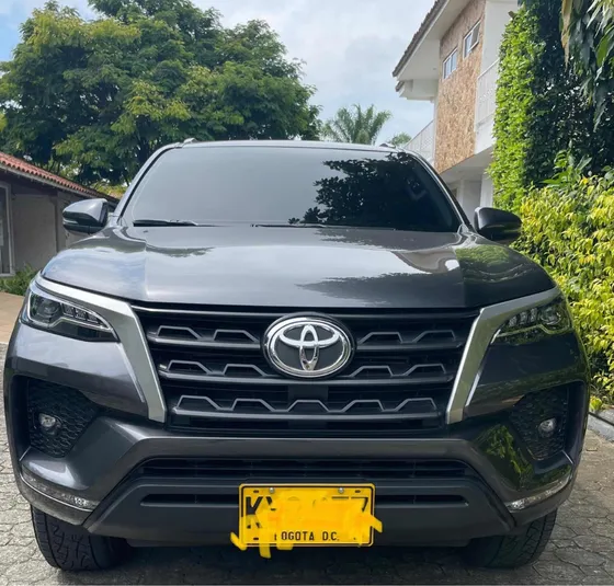 Toyota Fortuner 2.4 Street At 7as
