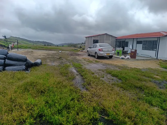 Estrene Casa De Campo En Sibaté Finca De 15.000m² (2.3 Fanegadas), Vía Pavimentada.