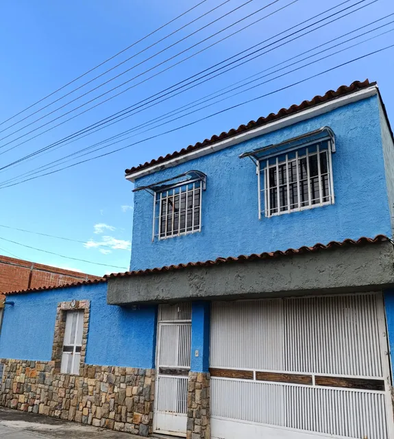 Inmuebles En Ventas Plus Vende Casa De Dos Plantas En Urba