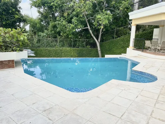 Casa En Venta En Cerros De Altos De Arroyo Hondo Lll De 4 Habitaciones