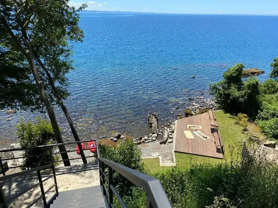 Casa Con Orilla De Lago Y Playa