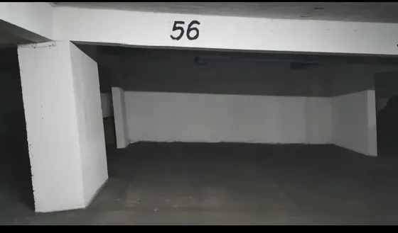 Estacionamiento Disponible Subterraneo